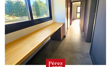 Casa de 4 ambientes con pileta a estrenar