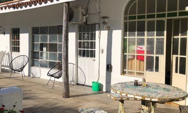 Â¡EXCELENTE OPORTUNIDAD! CASA EN ESQUINA CON AMPLIO LOTE