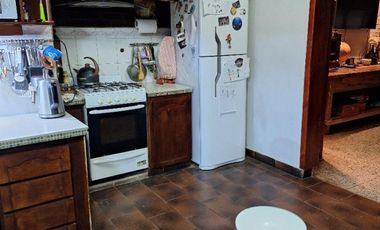 VENTA CASA 3 Amb +  DPTO. 2 Amb.     Z/ Bernardino Rivadavia