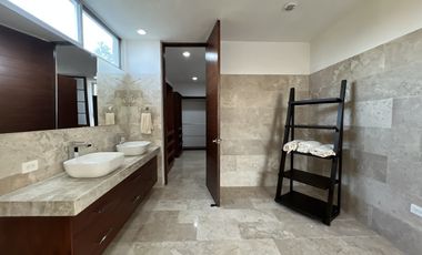 Casa Frente al Mar en San Crisanto, 50 Metros de Playa Privada.