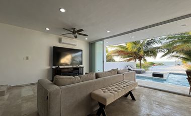 Casa Frente al Mar en San Crisanto, 50 Metros de Playa Privada.