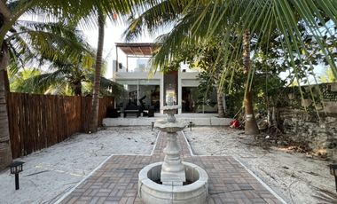 Casa Frente al Mar en San Crisanto, 50 Metros de Playa Privada.