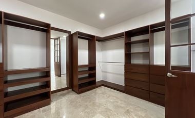 Casa Frente al Mar en San Crisanto, 50 Metros de Playa Privada.