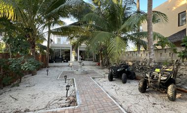 Casa Frente al Mar en San Crisanto, 50 Metros de Playa Privada.