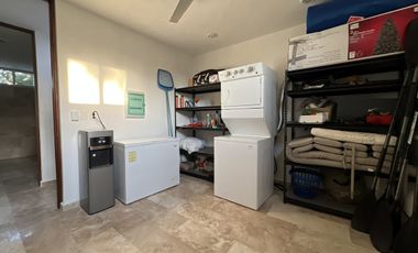 Casa Frente al Mar en San Crisanto, 50 Metros de Playa Privada.