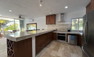 Casa Frente al Mar en San Crisanto, 50 Metros de Playa Privada.