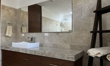 Casa Frente al Mar en San Crisanto, 50 Metros de Playa Privada.