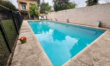 Se Vende Casa cuatro amb, con cochera, piscina (LOBOS)