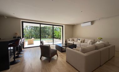 CASA EN VENTA MERIDA, YUCATAN COUNTRY CLUB, ENTREGA INMEDIATA.