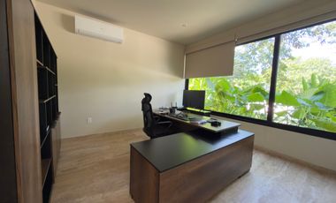 CASA EN VENTA MERIDA, YUCATAN COUNTRY CLUB, ENTREGA INMEDIATA.