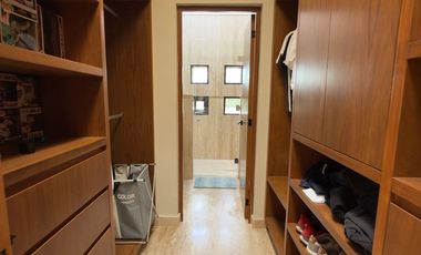 CASA EN VENTA MERIDA, YUCATAN COUNTRY CLUB, ENTREGA INMEDIATA.