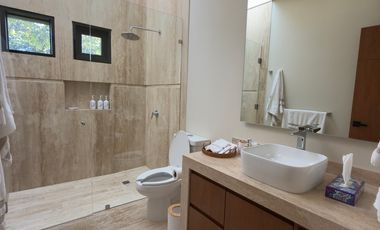 CASA EN VENTA MERIDA, YUCATAN COUNTRY CLUB, ENTREGA INMEDIATA.