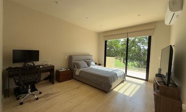 CASA EN VENTA MERIDA, YUCATAN COUNTRY CLUB, ENTREGA INMEDIATA.