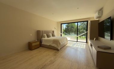 CASA EN VENTA MERIDA, YUCATAN COUNTRY CLUB, ENTREGA INMEDIATA.