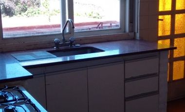 Martiniano Leguizamon 700. Duplex 3 ambientes al frente.