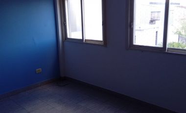 Martiniano Leguizamon 700. Duplex 3 ambientes al frente.