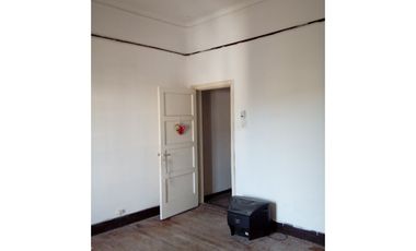 Casa de 2 dormitorios al frente con local, Bv. Rondeau 747