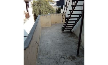 Casa de 2 dormitorios al frente con local, Bv. Rondeau 747