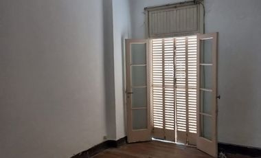 Casa de 2 dormitorios al frente con local, Bv. Rondeau 747