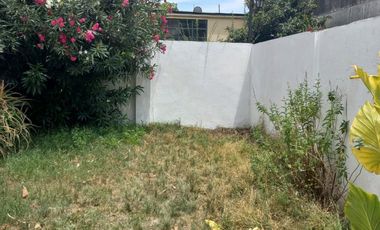 Casa de 2 dormitorios al frente con local, Bv. Rondeau 747