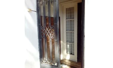 Casa de 2 dormitorios al frente con local, Bv. Rondeau 747