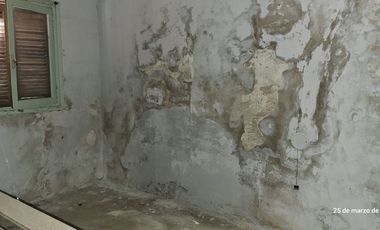 OPORTUNIDAD !!! CASA A RECICLAR O CONSTRUCCION DE DUPLEX
