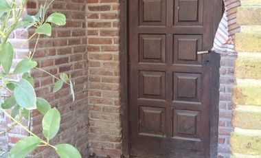 OPORTUNIDAD !!! CASA A RECICLAR O CONSTRUCCION DE DUPLEX