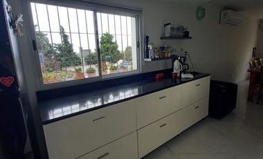 Gran Propiedad. Calidad Premium 3 pisos c/ascensor