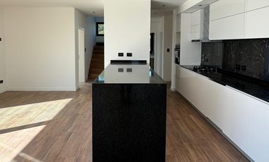 RUMENCO JOVEN - EXCLUSIVA CASA 4 DORMITORIOS CON VISTA AL LAGO