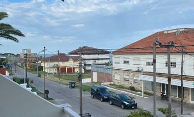 CHALET+ DEPARTAMENTO + COCHERA + LOTE LINDERO