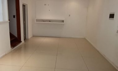 Casa c/pileta Sobre Av Zanni