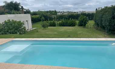 EN VENTA, CASA EN BARRIO PRIVADO SANTA CANDIDA