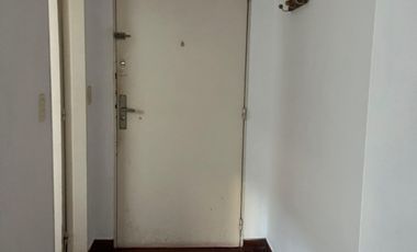 Vendo amplio departamento de 1 dorm. a una cuadra de PLAZA  DE MAYO