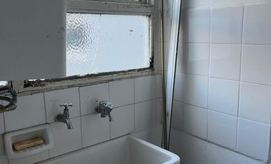 Vendo amplio departamento de 1 dorm. a una cuadra de PLAZA  DE MAYO