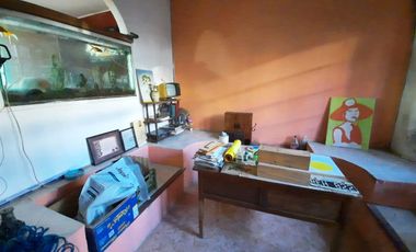 IMPACTANTE CASA DE 5 DORMITORIOS CON PISCINA EN ZONA THOMPSON