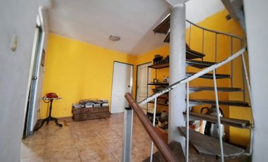 IMPACTANTE CASA DE 5 DORMITORIOS CON PISCINA EN ZONA THOMPSON