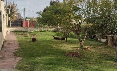 VENTA de CASA c/IMPORTANTE TERRENO - CRISOLOGO LARRALDE, PARANA