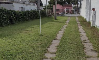 VENTA de CASA c/IMPORTANTE TERRENO - CRISOLOGO LARRALDE, PARANA