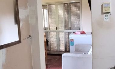 VENTA de CASA c/IMPORTANTE TERRENO - CRISOLOGO LARRALDE, PARANA