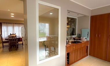 Chalet 4 amb con gran parque en Villa Primera