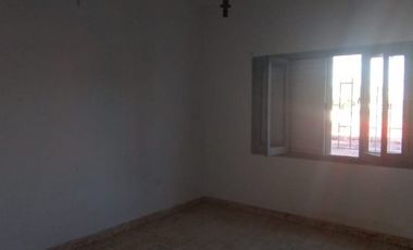 EN VENTA- CASA 3 HABITACIONES + LOCAL COMERCIAL SOBRE AV DE LAS AMERICAS
