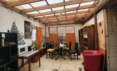 VENTA DE CASA A REFACCIONAR