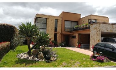 CONDOMINIO EL CARRETON, 633 m2 lote, 350 M2 construidos, AMOBLADA