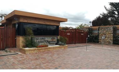 CONDOMINIO EL CARRETON, 633 m2 lote, 350 M2 construidos, AMOBLADA