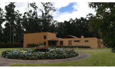 CONDOMINIO EL CARRETON, 633 m2 lote, 350 M2 construidos, AMOBLADA