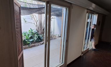 Venta Casa 5 Ambientes Con Lote Propio De 301 M2, Ideal Desarrollo Inmobiliario. Devoto