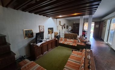 Venta Casa 5 Ambientes Con Lote Propio De 301 M2, Ideal Desarrollo Inmobiliario. Devoto