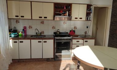 CHALET CON DEPTO - 4 AMBIENTES - ZONA II - MIRAMAR