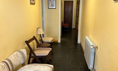 Casa adaptada oficina, 6 despachos. Castelli y Arenales, Reciclada.