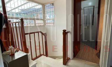 VENTA CASA 3 AMBIENTES COCHERA PATIO Y ENTRADA PARA AUTO, EZPELETA.